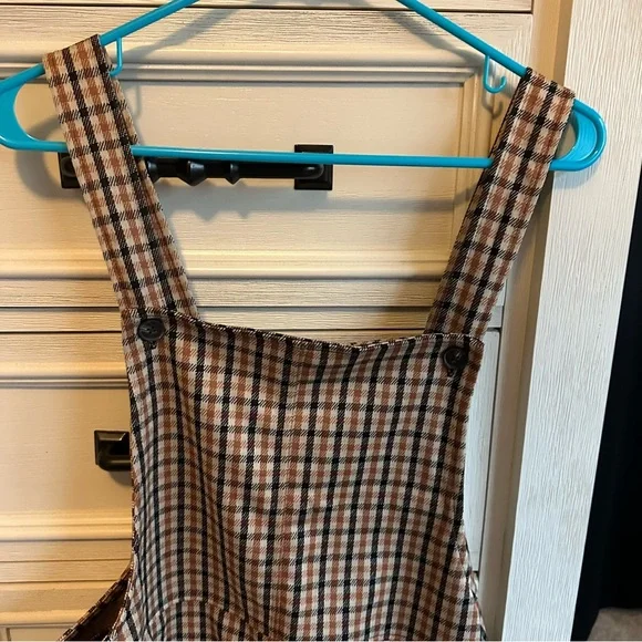 Plaid Overall Dress - Picture 4 of 6